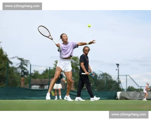 郑钦文新战靴亮相！今夜对决莱巴金娜冲击冠军